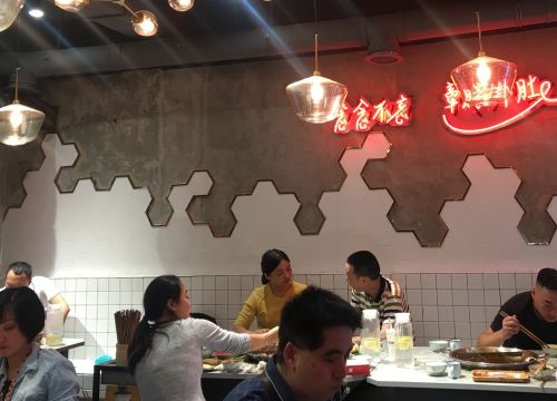 ‘星空娱乐官网’《国歌》《世间道》轮番热播 启航谈文章陈德容